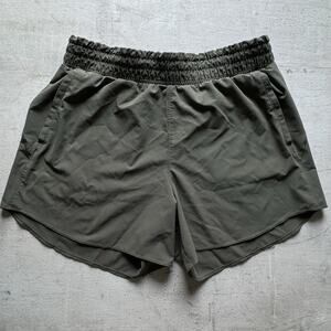 Under Armour Womens Large Vanish Shorts UA Pull On Active Expedition Green 5"